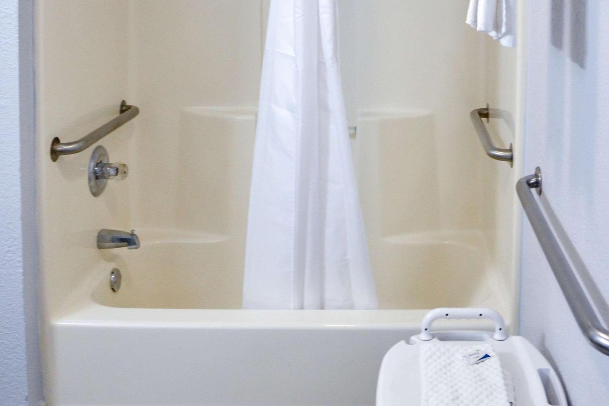 Rodeway Inn Sun City Center Екстериор снимка