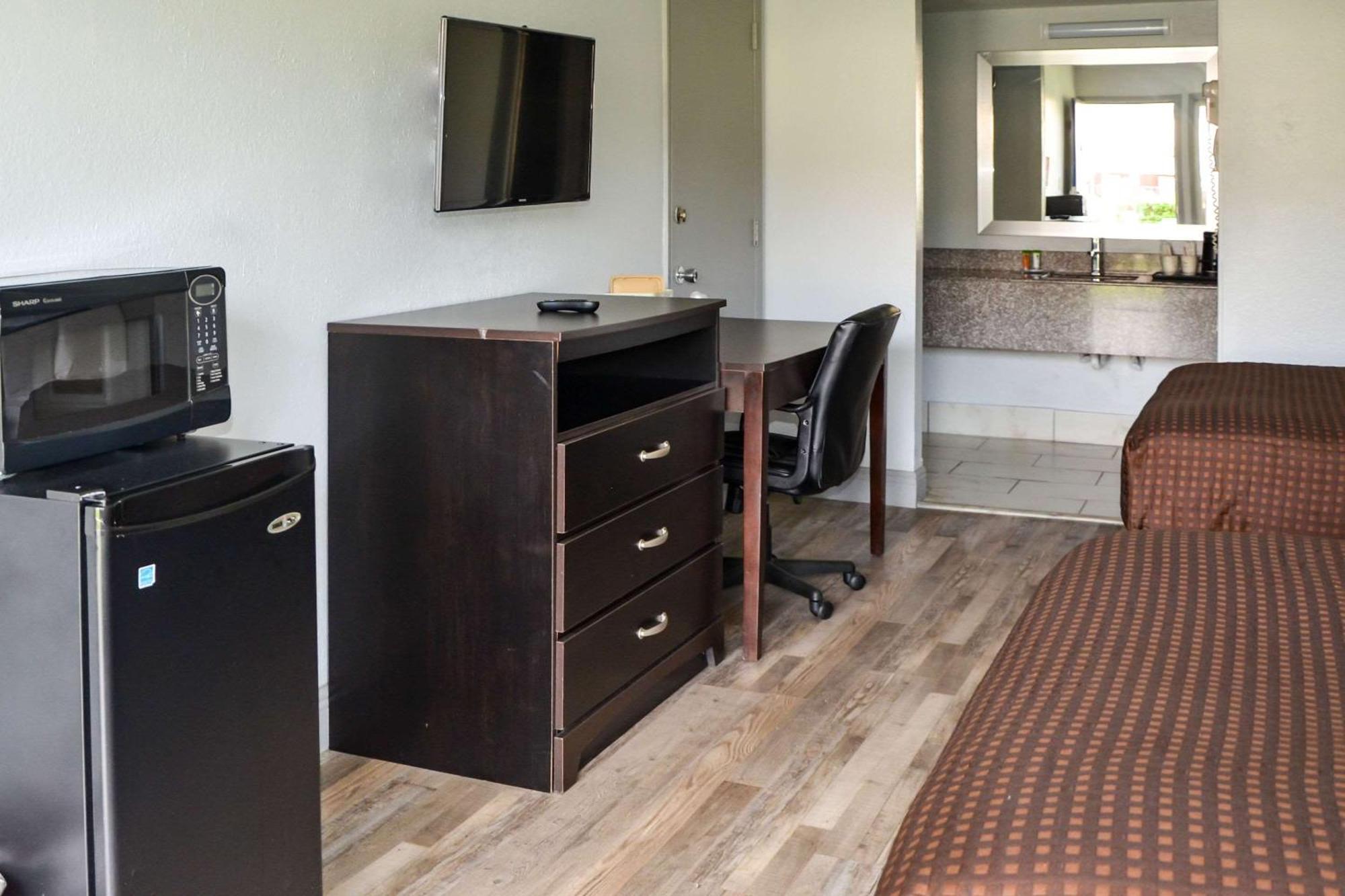 Rodeway Inn Sun City Center Екстериор снимка