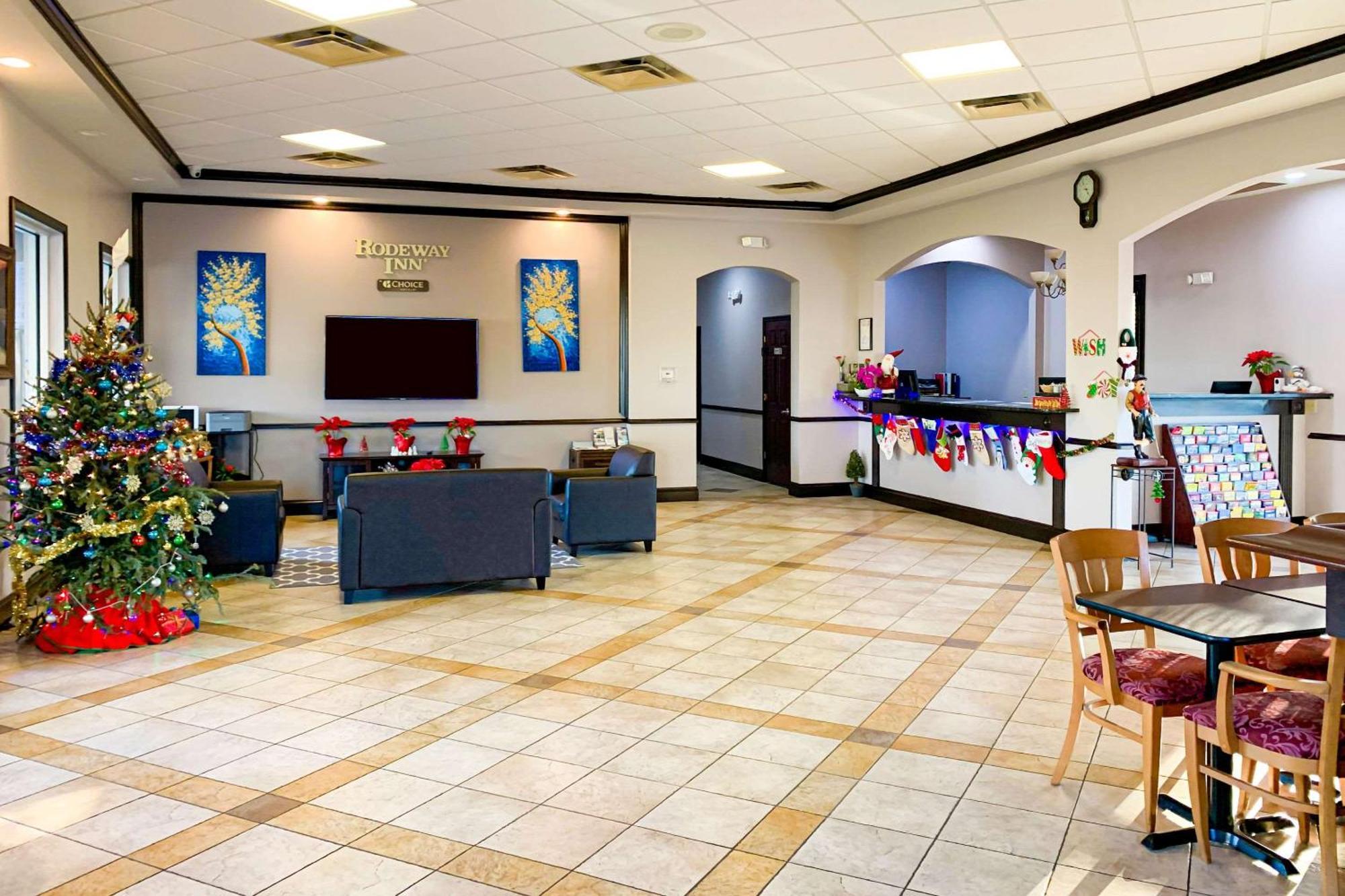 Rodeway Inn Sun City Center Екстериор снимка