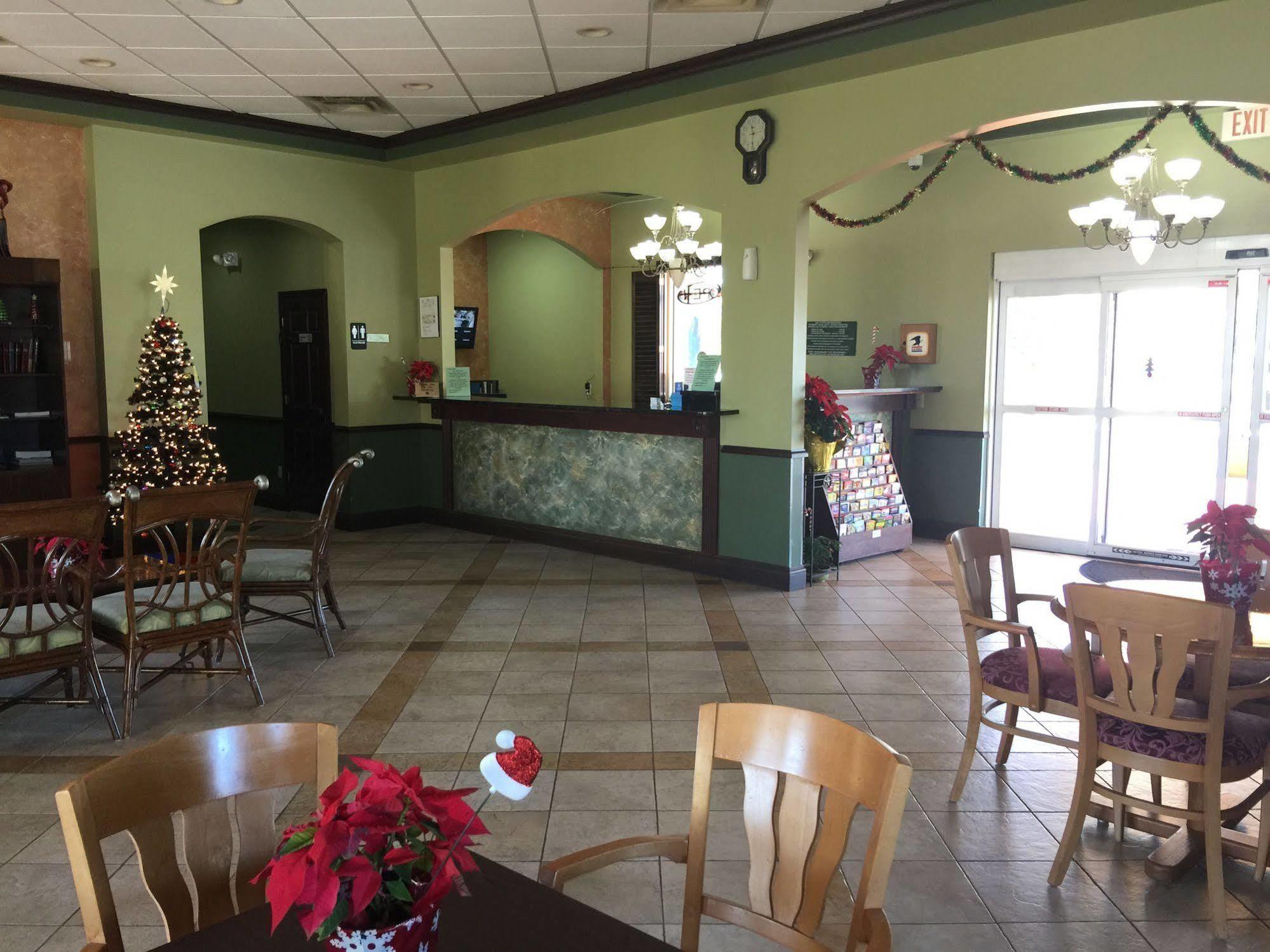 Rodeway Inn Sun City Center Екстериор снимка