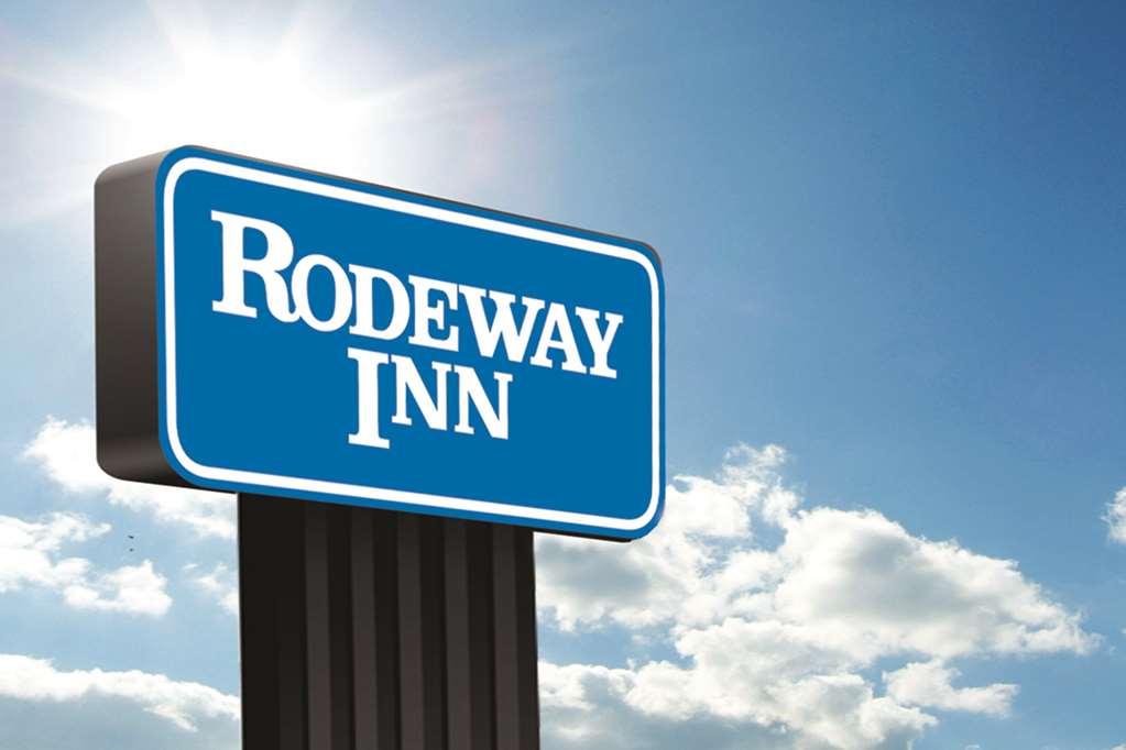 Rodeway Inn Sun City Center Екстериор снимка